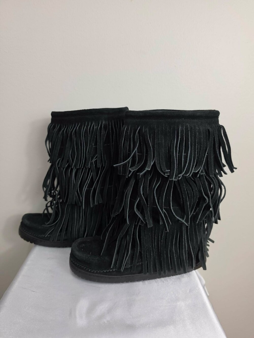 Manitobah Mukluks Buffalo Dancer Tall Black Suede Leather Fringe Boot - Picture 4 of 13